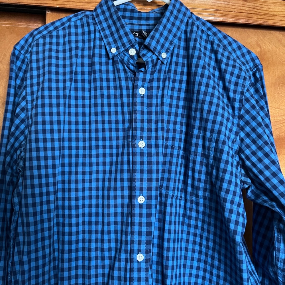 Gap light weight button down shirt.